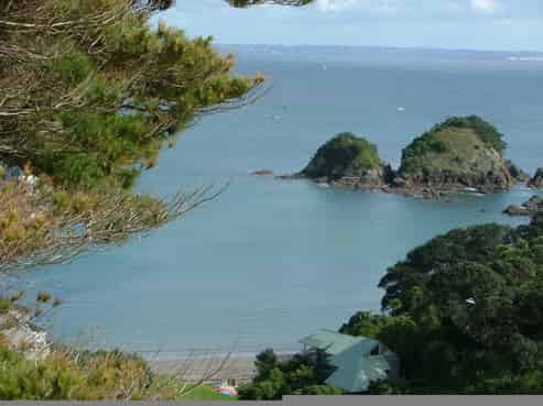 137 South Pacific Road, Rakino Island