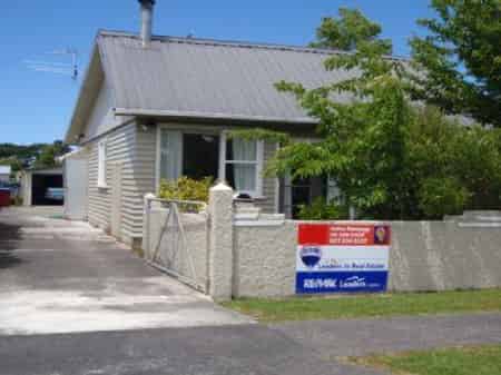 15 Waite Street, Featherston