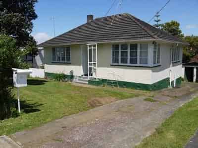 35 Torino Street, Point England