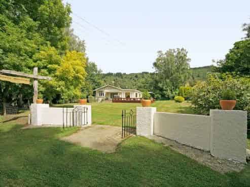 50 Lloyd Valley Road, Thorpe