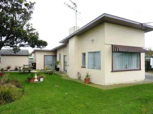 2 Hillary Street, Foxton