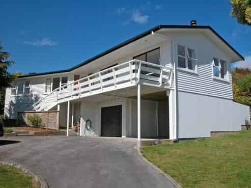 11 Earle Place, Acacia Bay