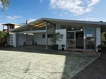 500 East Coast Road, Windsor Park