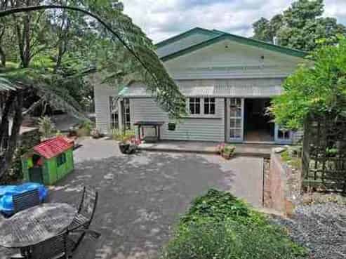 5 Coach Lane, Belmont