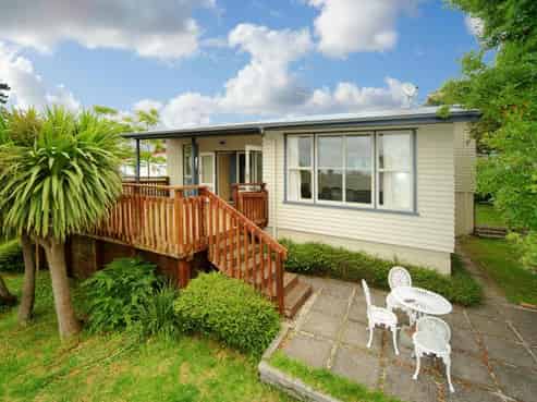 61 Taurus Crescent, Beach Haven