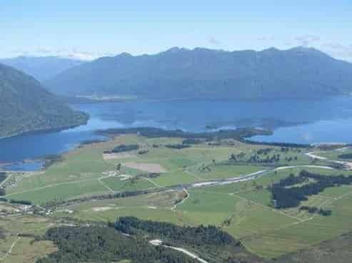 30 Cashmere Bay Road, Moana / Lake Brunner