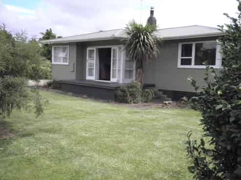 9 Charles Road, Hannahs Bay