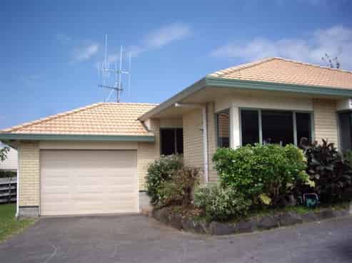 52 Robins Road, Judea