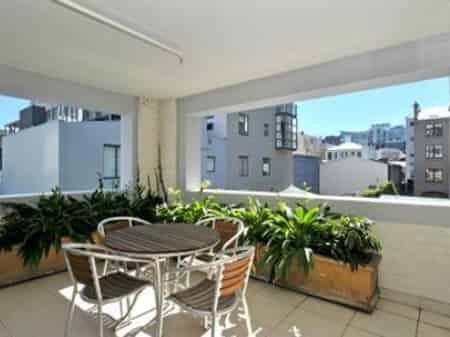 11/20 Egmont Street, Te Aro