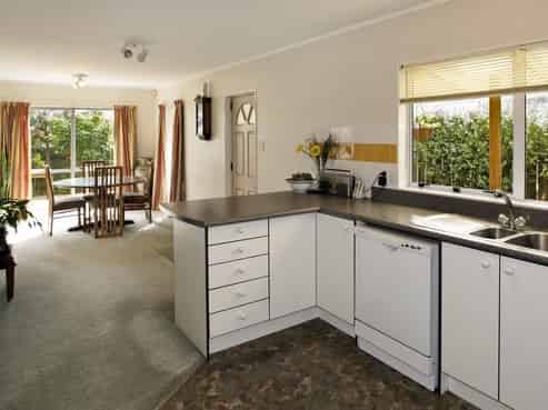 2/271 Meola Road, Point Chevalier