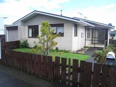 1/14 Burns Street, Westown