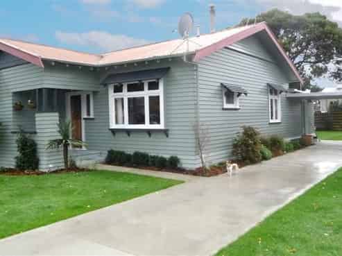 9 Burns Avenue, Takaro