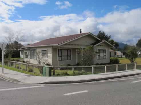 2 Golf Links Road, Kaiata