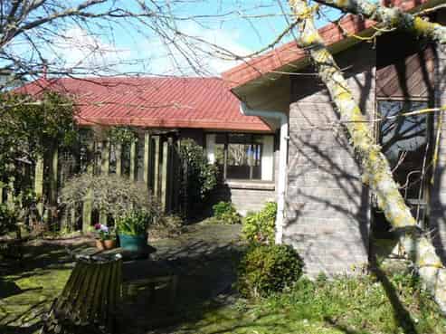 4 Sharpley Place, Chartwell