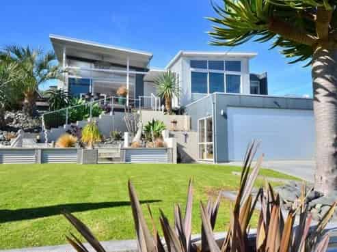 16 North West Anchorage, Omaha