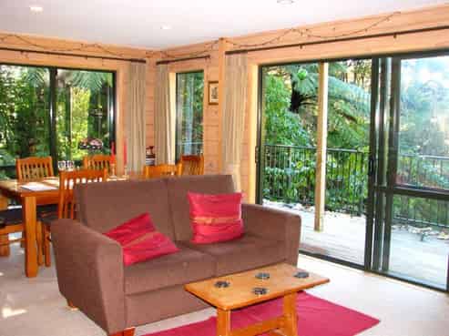 5 Waihirere Drive, Tuateawa