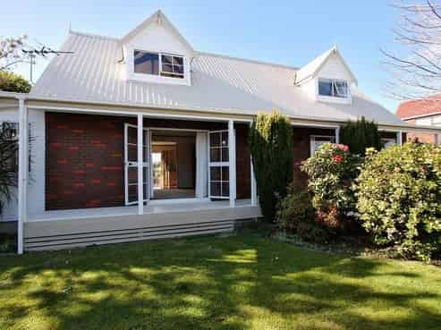 10 Elder Grove, Whalers Gate