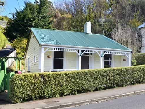 82 Glen Road, The Glen