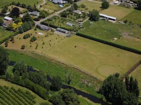 77 Farmlet Road, Karamu