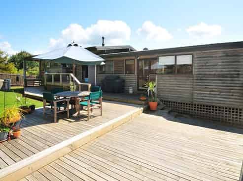 2 Kanuka Road, Sandspit