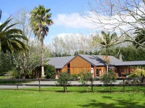 300 Cemetery Road, Maunu