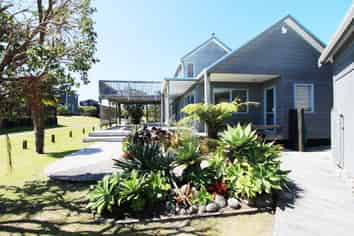 112 Corokia Place, Matarangi