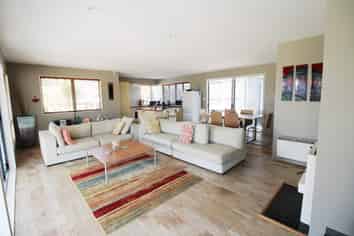 112 Corokia Place, Matarangi