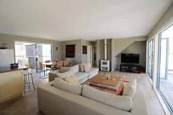 112 Corokia Place, Matarangi