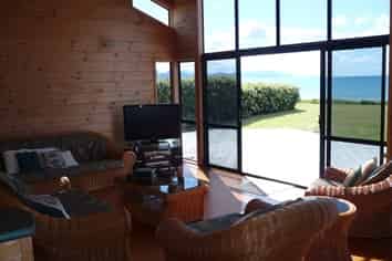 212 Kenwood Drive, Matarangi