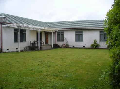 103 Canning Road, Camberley