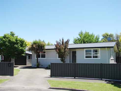 12 Grant Place, Greenmeadows