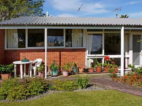 5/6 North Avenue, Narrow Neck