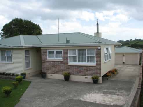 25 Whaka Street, Maungaturoto