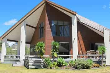 105 Pacific Parade, Matarangi