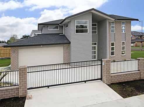 2 Murray Becroft Avenue, Henderson Valley