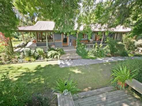 40 Longview Road, Poraiti