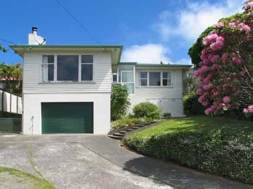 64 Helston Road, Paparangi