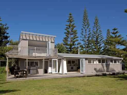 5 Blue Pacific Parade, Riversdale Beach