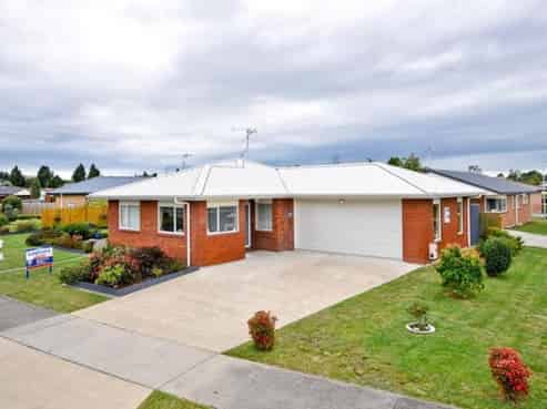 50 Catalina Drive, Melville