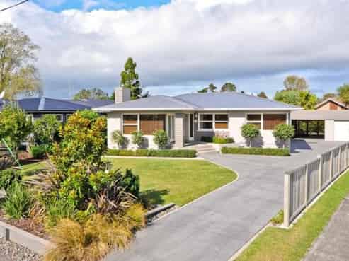 6 Tudor Crescent, Chedworth