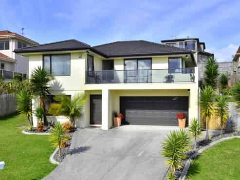 19 The Enclave, Totara Heights