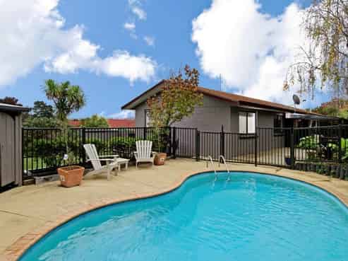 8 Greenbank Drive, Saint Johns