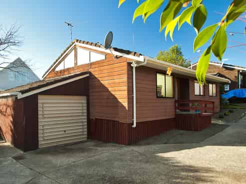 2/153 Whitford Road, Somerville