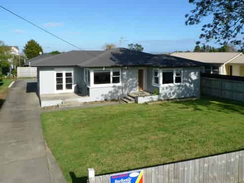 56 George Crescent, Buckland