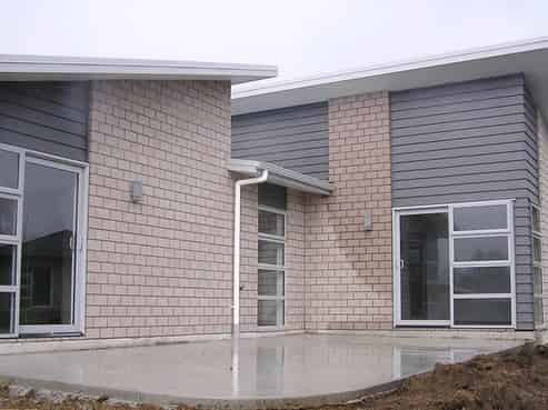 32D Robinson Avenue, Holdens Bay