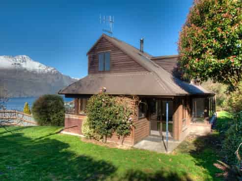 68 Wynyard Crescent, Fernhill/Sunshine Bay