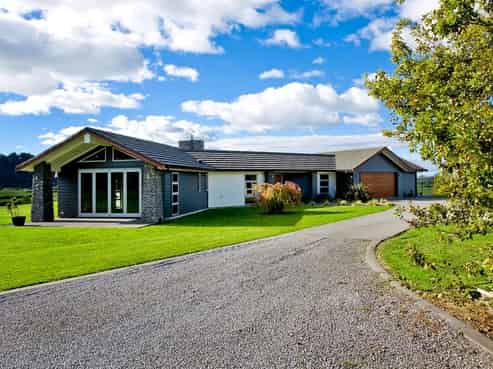 73B Caverhill Road, Manawahe