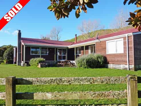 373 Te Mahoe Road, Mokau