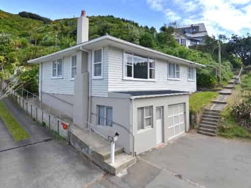 121 Happy Valley Road, Owhiro Bay
