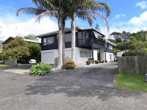 45 John Dee Crescent, Red Beach